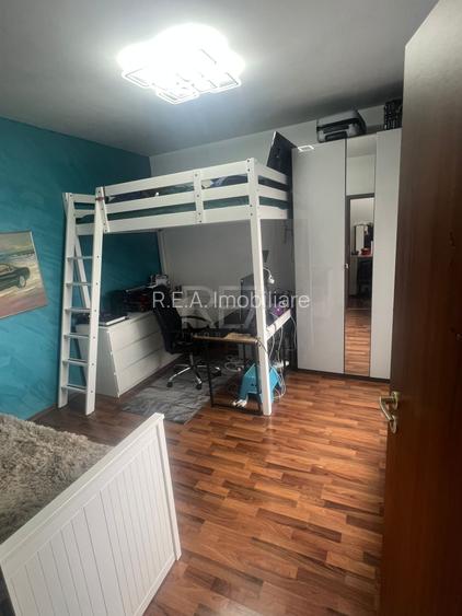 Rasarit de soare 3 camere  are ,loc de parcare ,2boxe, titan auchan -L Rebreanu - 3