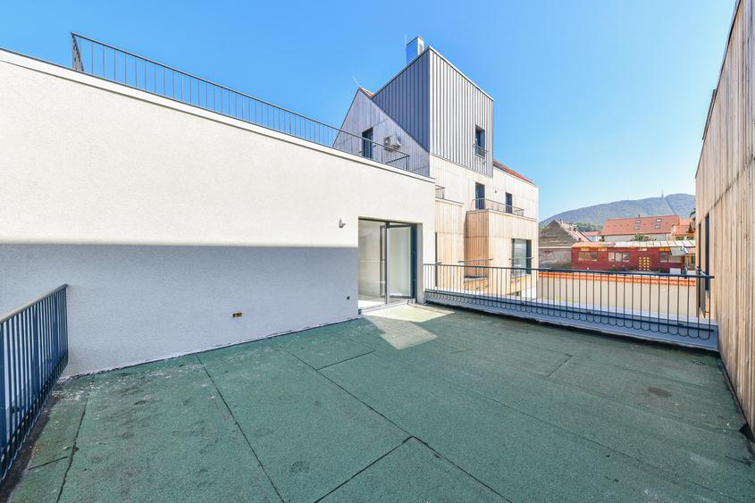 Apartament de 4 camere cu o terasă de 43 mp plus un balcon -M99 Residence
