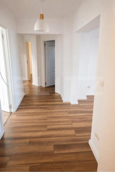 Apartament 4 camere, decomandat -1 min de Shopping City