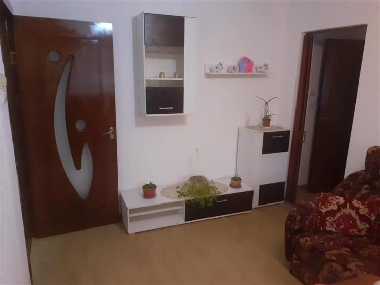 Apatament 2 cam Mobilat si Utilat etaj 3 zona Gara Autogara