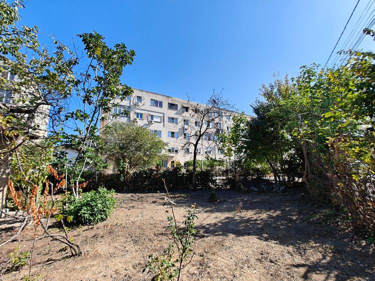 VANZARE TEREN MANGALIA