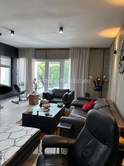 Vila impresionanta de vanzare, zona Lunei - 29
