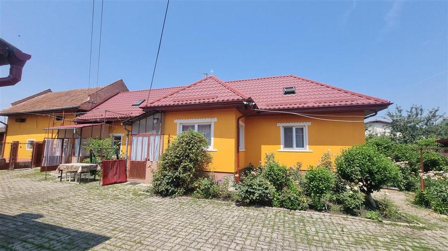 Casa de 4 camere zona Stupini