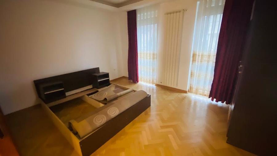 Casa D+P+M zona Grdina Poporului finisata +9 ari teren 308.000eur neg
