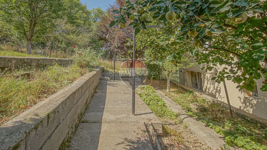 PURCARENI – 2 CASE , MULTIPLE POSIBILITATI | 533 mp | 0% comision