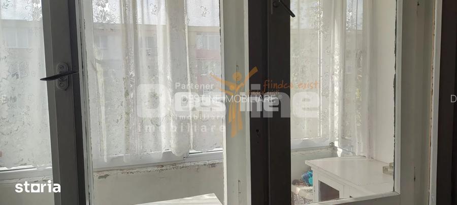 Apartament semidecomandat, 2 camere, etaj intermediar
