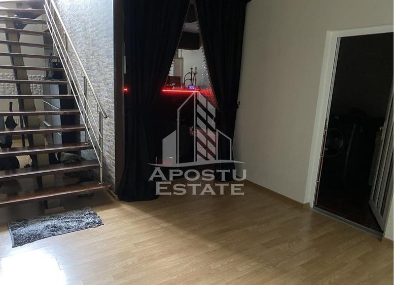 Casa individuala cu 7 camere si hala service,teren 600 mp,Dambovita