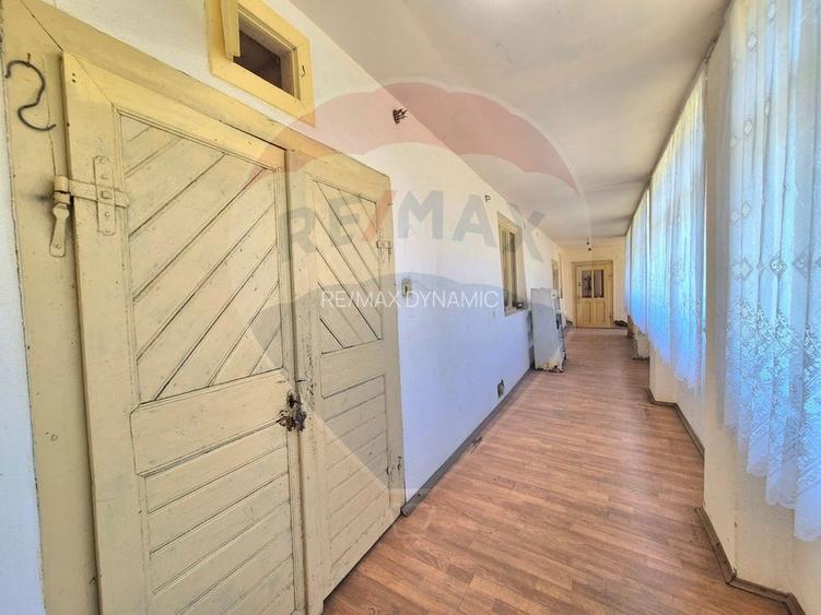 Casă / Vilă cu 3 camere de vânzare în zona Central - 16