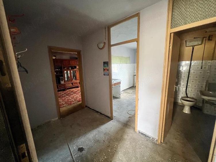 Vand apartament Valea Rosie