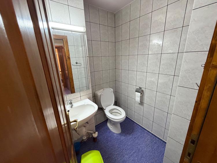 Spațiu parter cu destinație mixtă, zona fostă Lidia – 67 mp