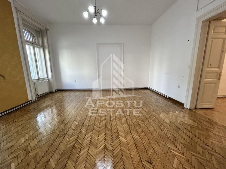 Spatiu 147 mp pentru birouri in spate la Catedrala