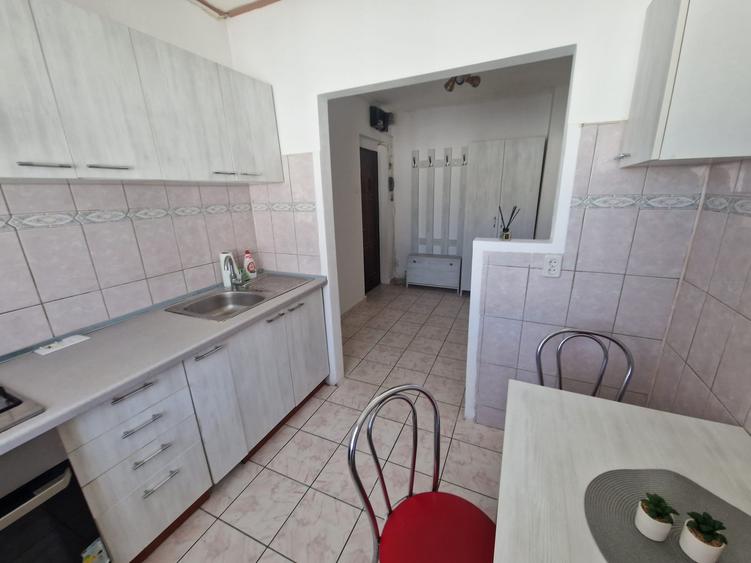 VÂND APARTAMENT 2 CAMERE DECOMANDAT – ZONA CIREȘICA, STR. SIRETULUI