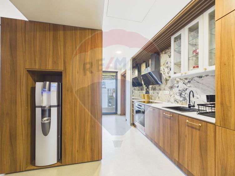 Apartament cu 3 camere ultrafinisat de inchiriat - Zona Decebal