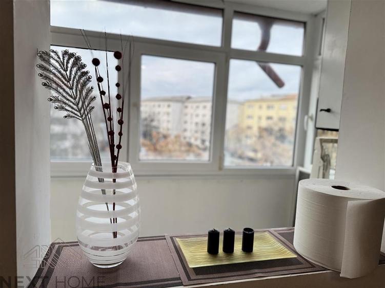 APARTAMENT 2 CAMERE , 2 STEJARI
