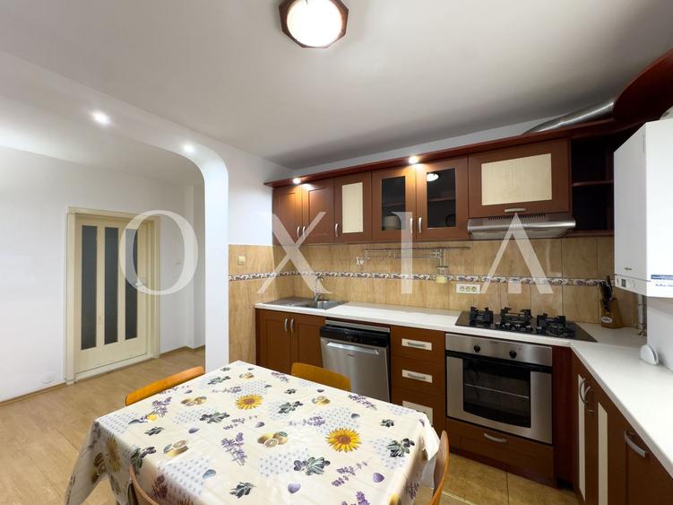 OX652 Mobilat-Utilat, Sagului (Shopping City)