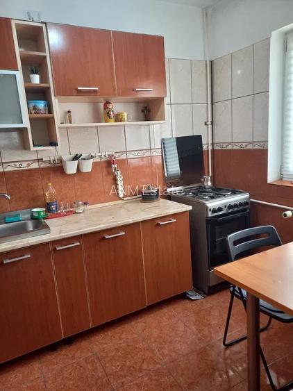 Apartament 3 camere zona Drumul Taberei