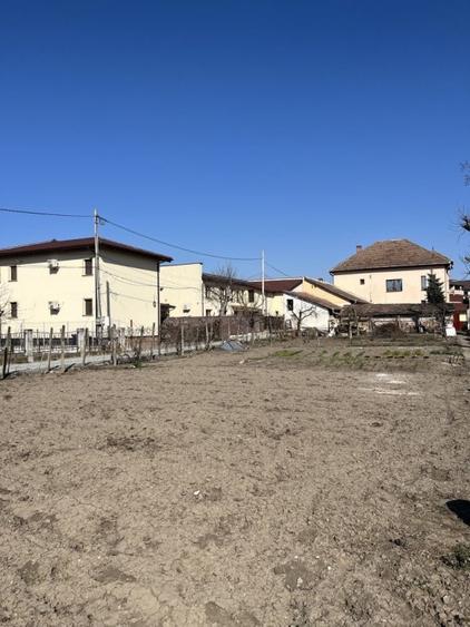 Teren intravilan 813 MP | TOATE UTILITATILE | 41 MP Front | ZONA CENTRU |