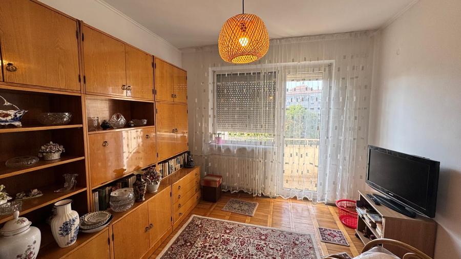 Apartament cu 3 camere de închiriat, str. Șelimbărului-AP1560