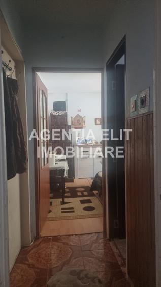 Apartament 2 camere, zona Scolii nr 7, 54 mp, decomandat