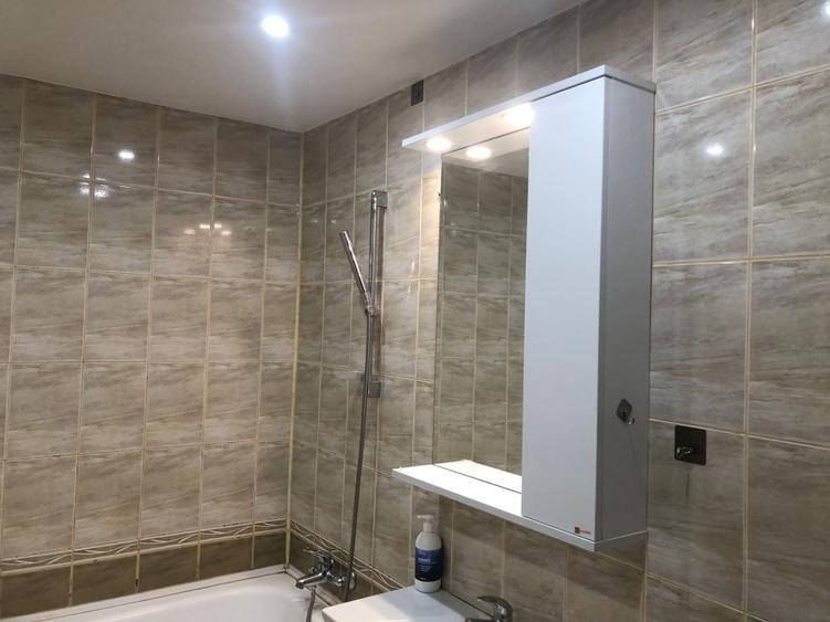 Vând apartament 3 camere decomandate faleza nord, constanța str. pescarilor nr.