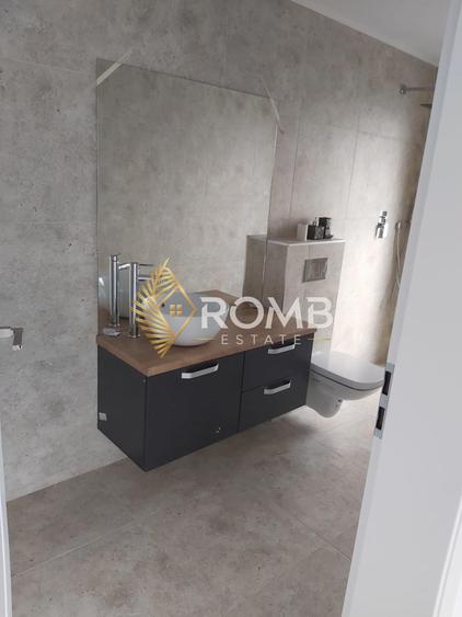 Penthouse 200 mp utili, 400 mp terasa, zona Baciu