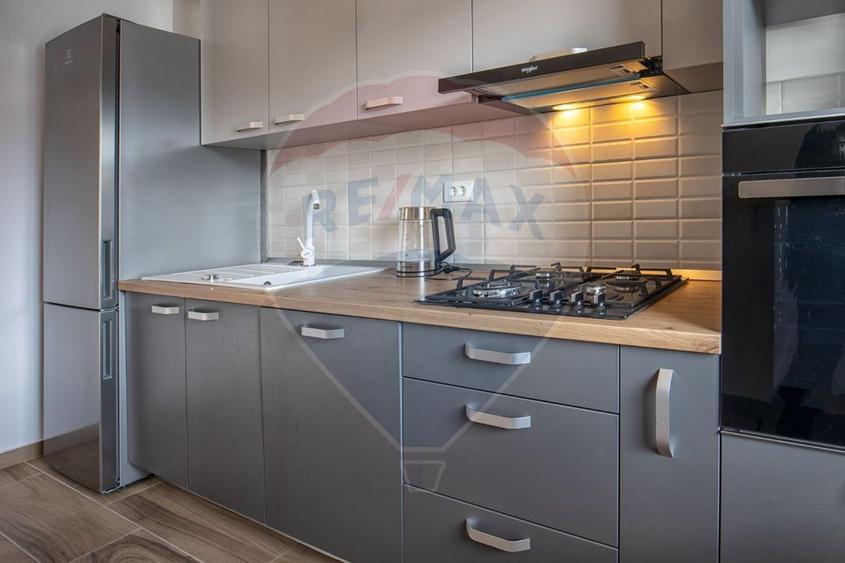 Apartament cu 3 camere de vânzare