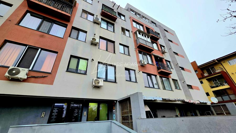 Apartament cu 5 camere-239 mp.+ terasa 358 mp. Prelungirea Ghencea 281- parter - 55
