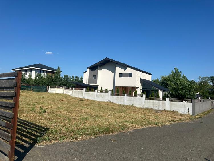 Teren  550 mp in Paradisul Verde cu Autorizatie de Construire vis a vis de SPA