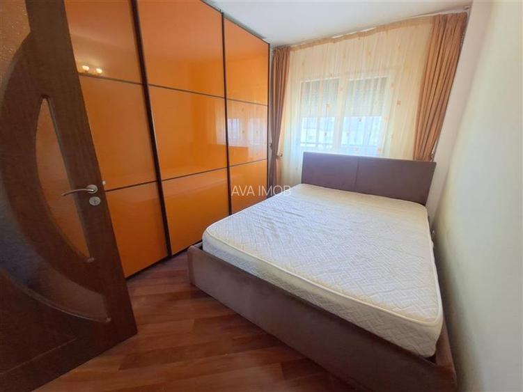 Apartamnet 3 decomandate, etaj 2, cu 2 bai, centrala, zona Ura - 3