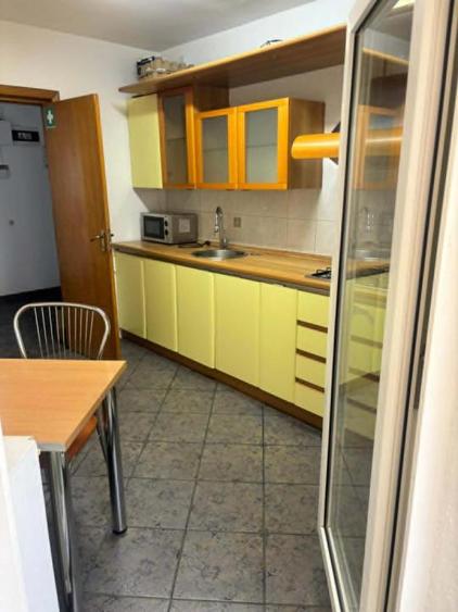 Bulevardul Unirii -Zepter apartament 3 camere de inchiriat stradal