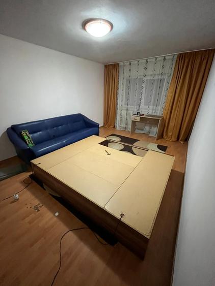 Apartament cu 2 camere decomandat, etajul 2/4, zona Nicolina