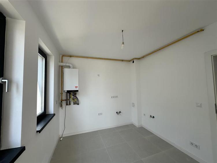Apartament 3 Camere în bloc finalizat, etaj intermediar, construcție n