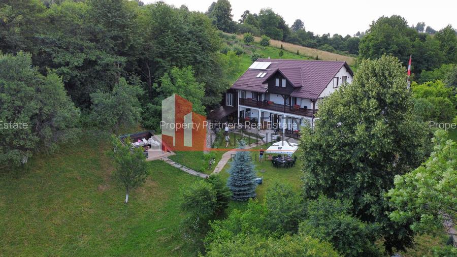 Vilă 340 mp Bran | Teren 5500 mp | 6 dormitoare cu băi proprii - 38