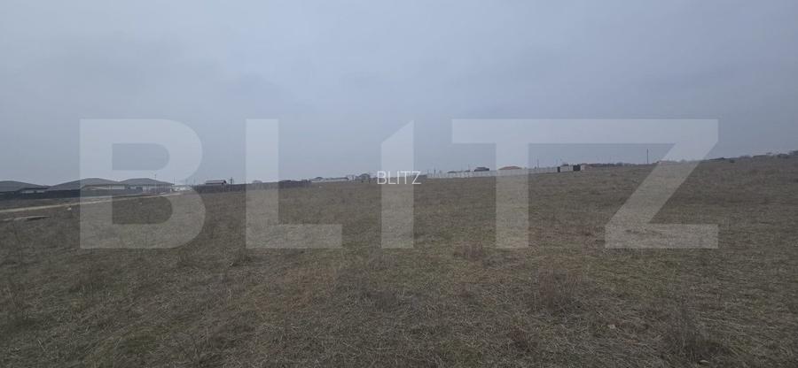 Teren intravilan, 1000 mp, pozitie pe colt, front 39 metri, zona Metro - 3