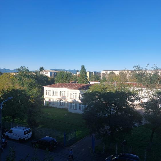 Vand apartament 3 camere