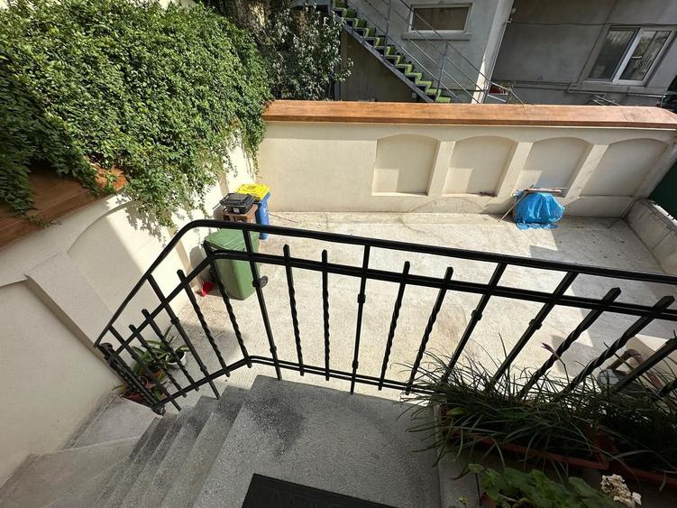 Casa D+P 120 mp curte 40 m