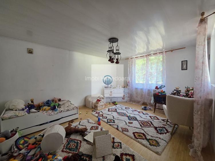 Casa D+P+M in Deva-Aurel Vlaicu, 3 dormitoare, 3 bai, garaj si terasa