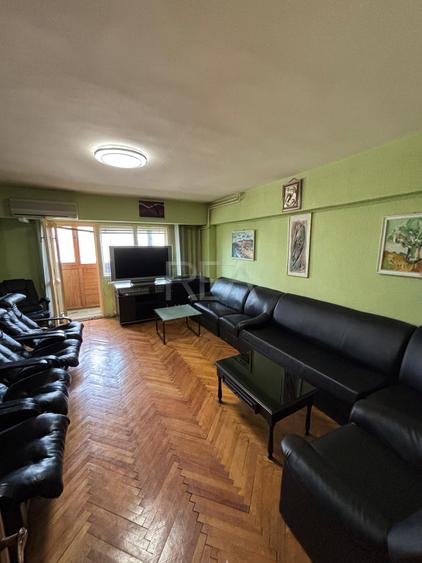 3 camere Decebal decomandat, an 1988, 78 mp