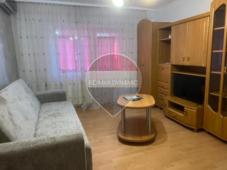 Apartament 2 camere zona Boul Rosu