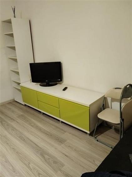Garsoniera in vila, baie si bucatarie proprie, acces aproape independent, finisa