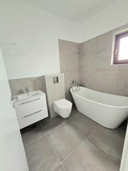 Casă 3 camere, 2 băi, curte generoasă 471 mp - Complex Luna, Balotești