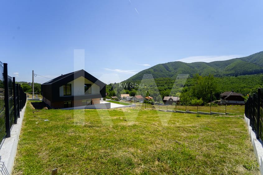 Casă arhitectură modernă cu panoramă spre Munții Făgăraș și Cetatea Cisnădioara - 50