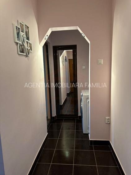 SE VINDE APARTAMENT 3 CAMERE, MICRO 38, 63.000 EURO - 4