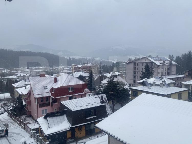 Pensiune la roșu de vanzare, 18 camere, 726 mp, zona Vatra Dornei