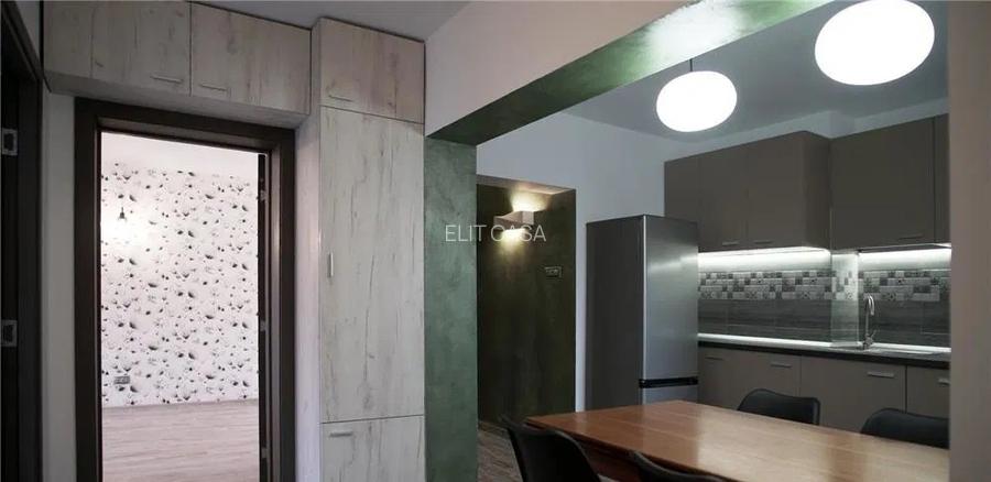 Apartament  3 camere, DECOMANDAT,  zona Centru-Palas Mall - 2