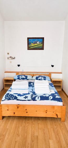 Complex turistic cu 10 cabane de vânzare în Remetea, Bihor