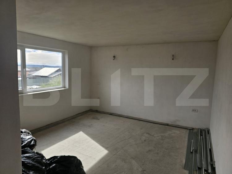 Casa la rosu/semifinisata, P+E, 139 mp utili, 523 mp teren, Bradesti