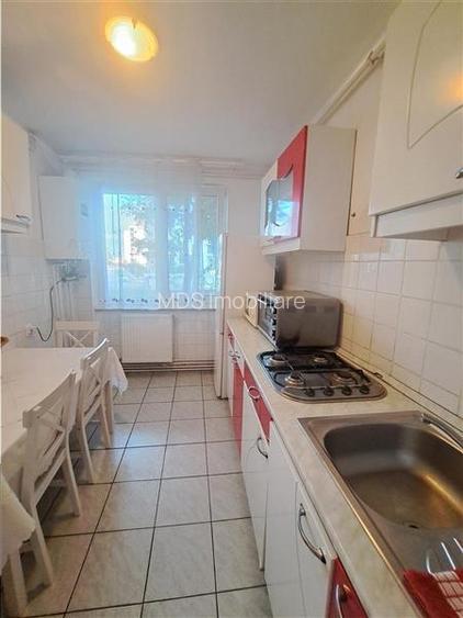 2 camere etaj 1, centrala propie, aproape de Medicina - 2