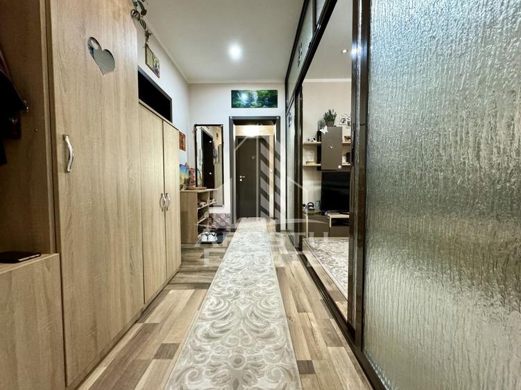 Apartament cu 3 camere de vanzare, 60 mp, parter, Giroc
