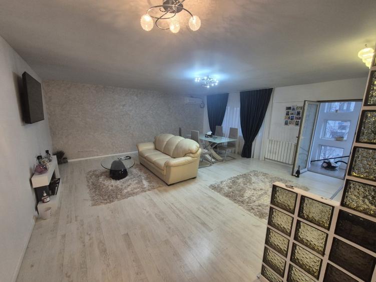 Apartament de vanzare 3 camere - Targoviste Micro 3- str. Constantin Brancoveanu